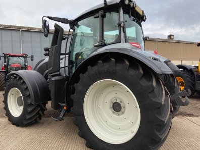 Valtra T194