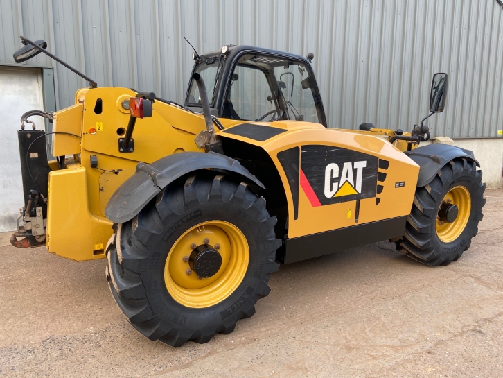 CAT TH407 telescopic handler