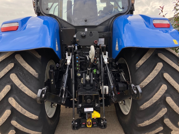 New Holland T7.210