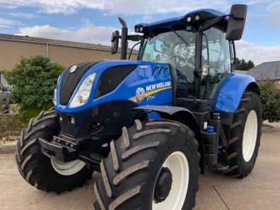 New Holland T7.210