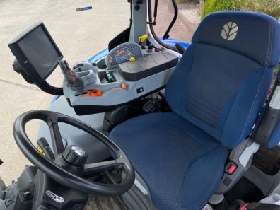 New Holland T7.210