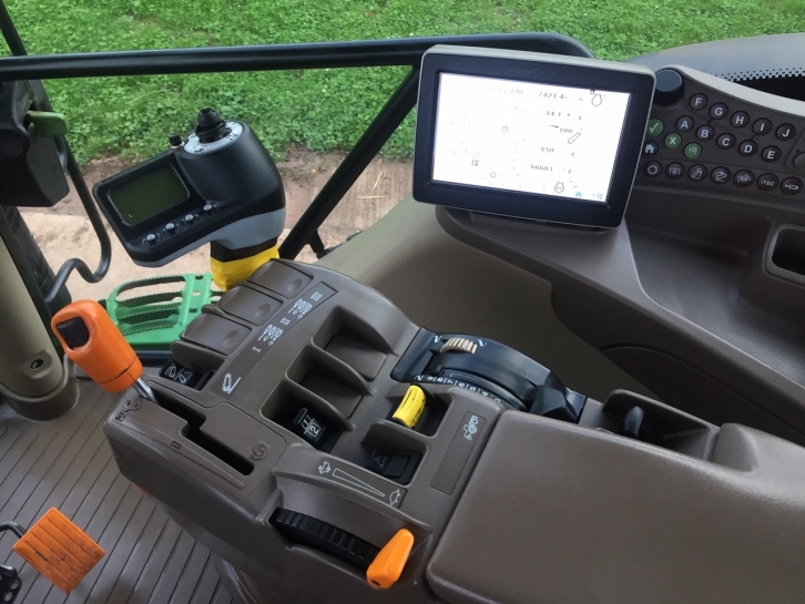 John Deere 6170R