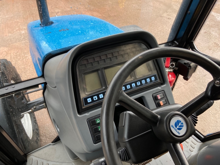 New Holland TS110