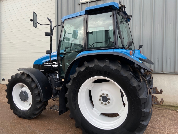 New Holland TS110