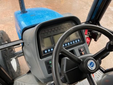 New Holland TS110