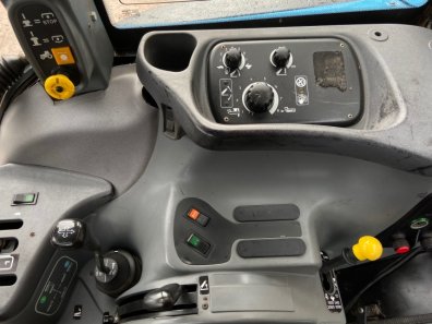 New Holland TS110