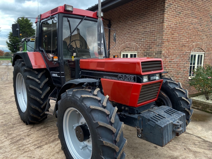 Case 1056XL