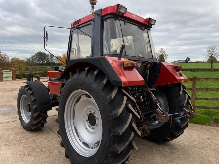 Case 1056XL