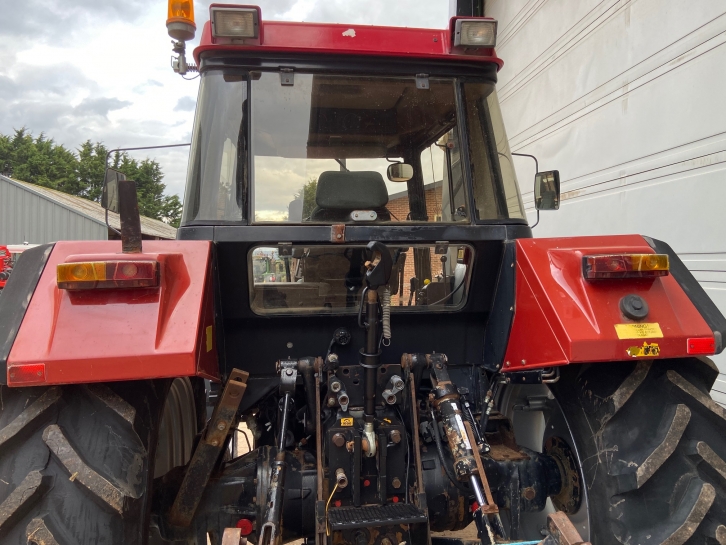 Case 1056XL