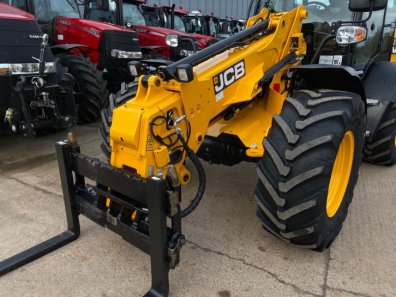 JCB 320S