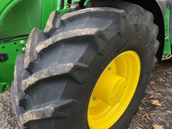 John Deere 6155R