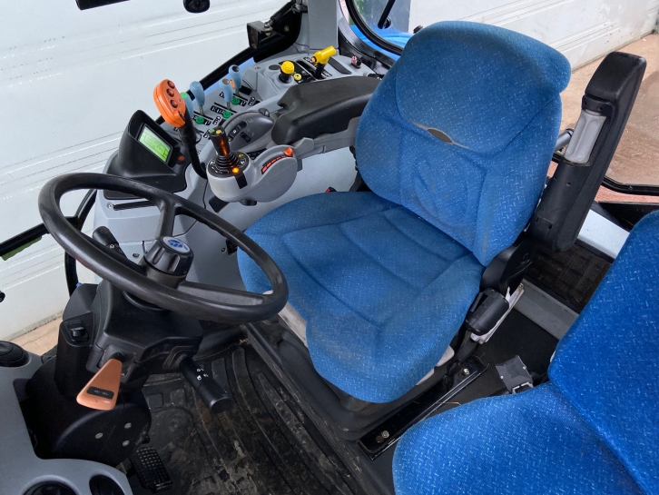 New Holland T6080