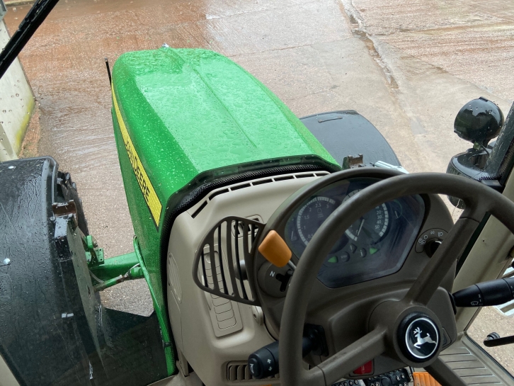 John Deere 6630
