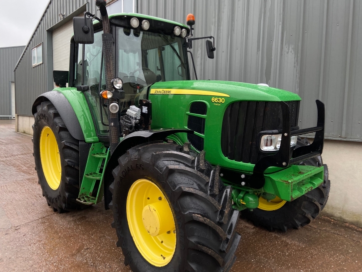 John Deere 6630