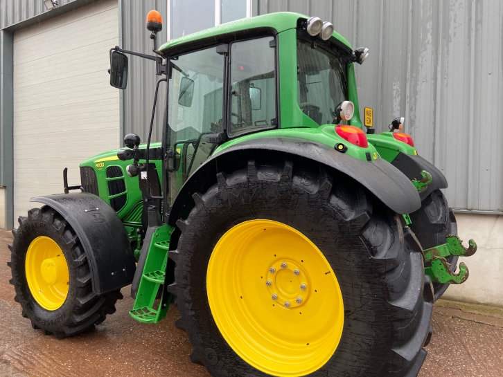 John Deere 6630