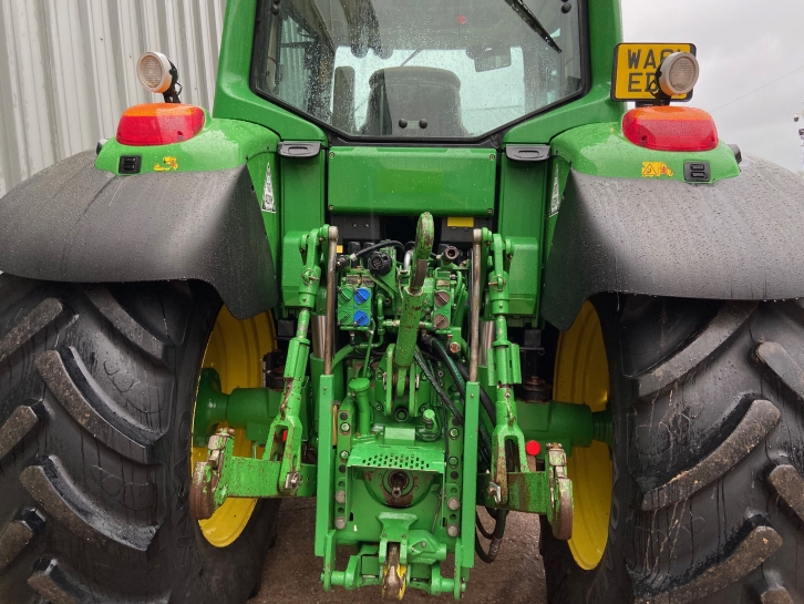 John Deere 6630