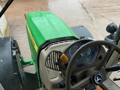 John Deere 6630