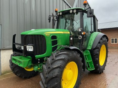 John Deere 6630