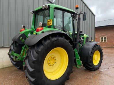 John Deere 6630