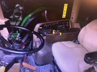 John Deere 8530