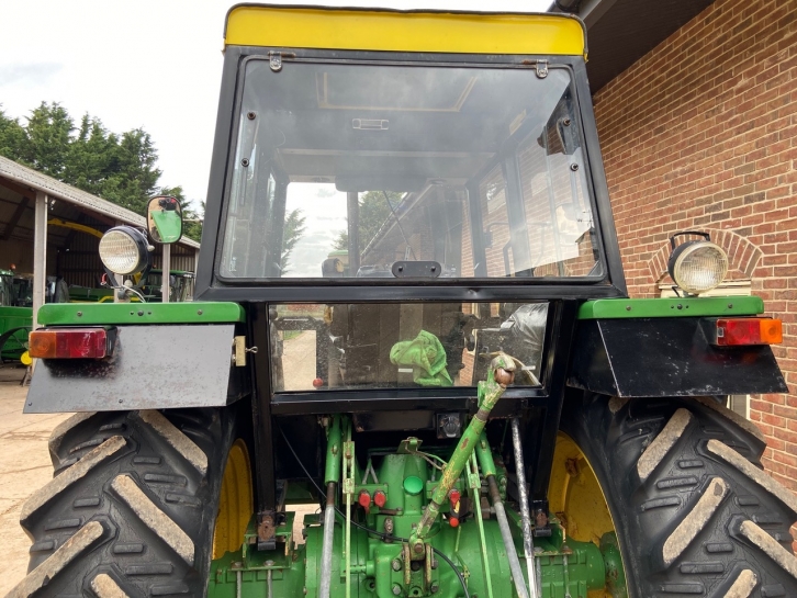 John Deere 3040