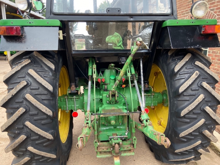 John Deere 3040