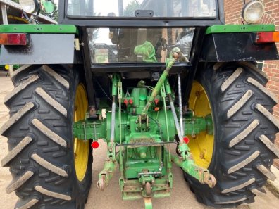 John Deere 3040