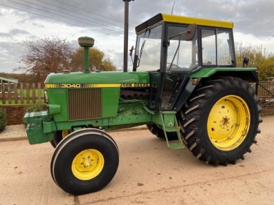 John Deere 3040