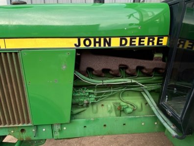 John Deere 3040