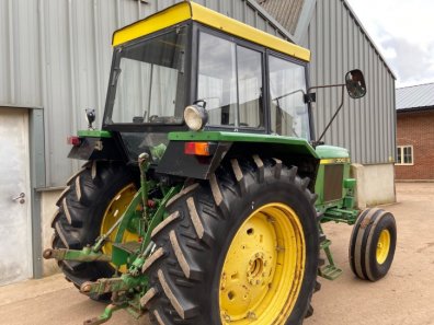 John Deere 3040