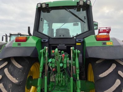 John Deere 6910S