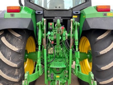 John Deere 6910S