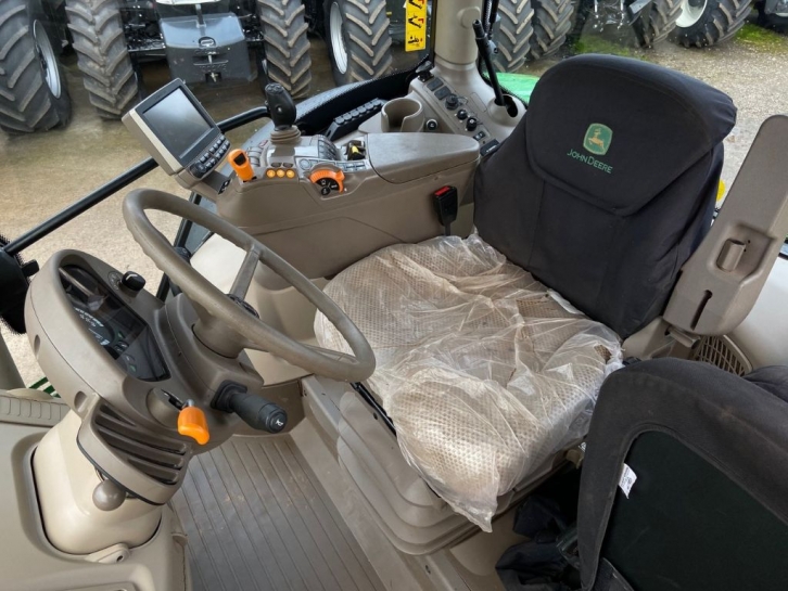 John Deere 6175R