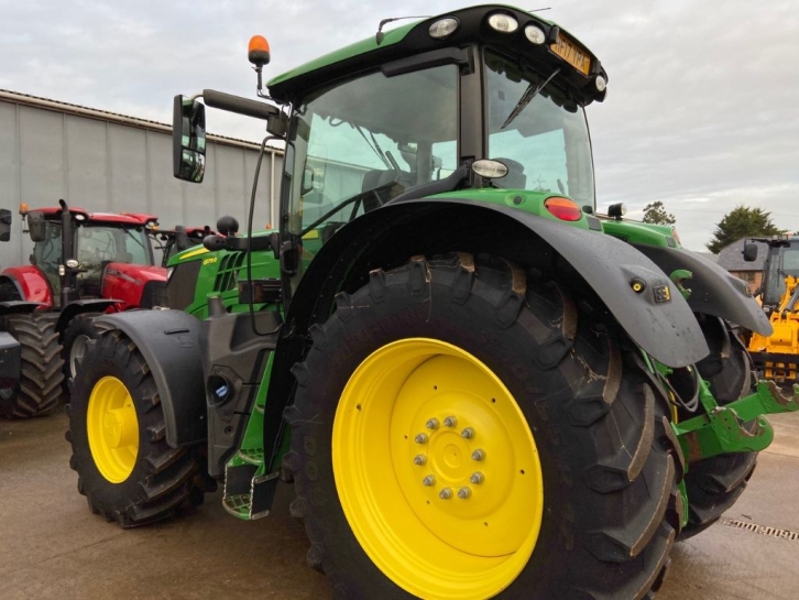 John Deere 6175R