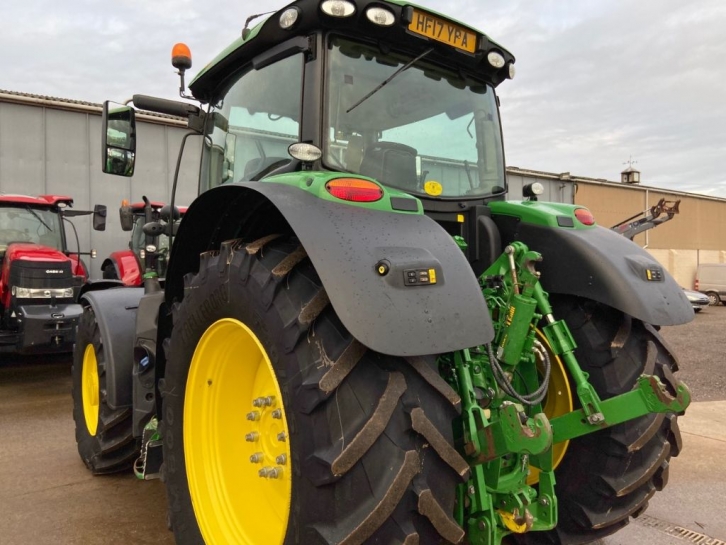 John Deere 6175R