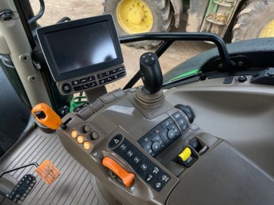 John Deere 6175R