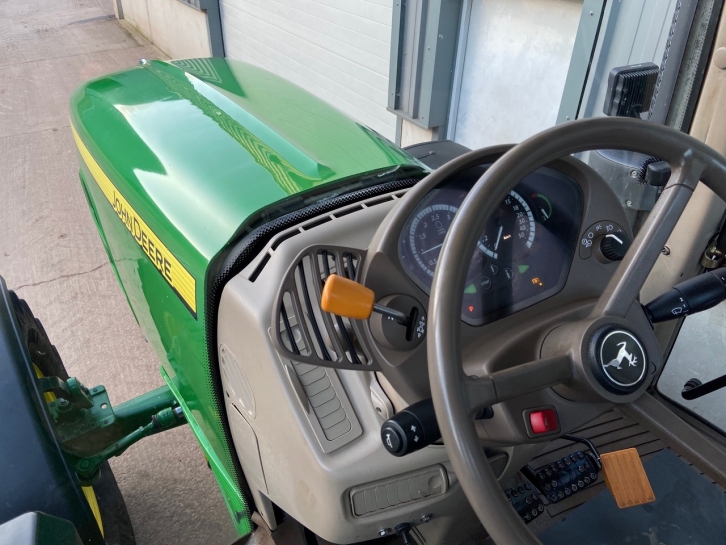John Deere 7530