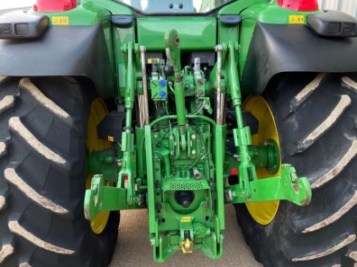 John Deere 7530