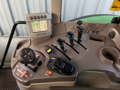 John Deere 7530