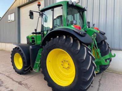John Deere 7530