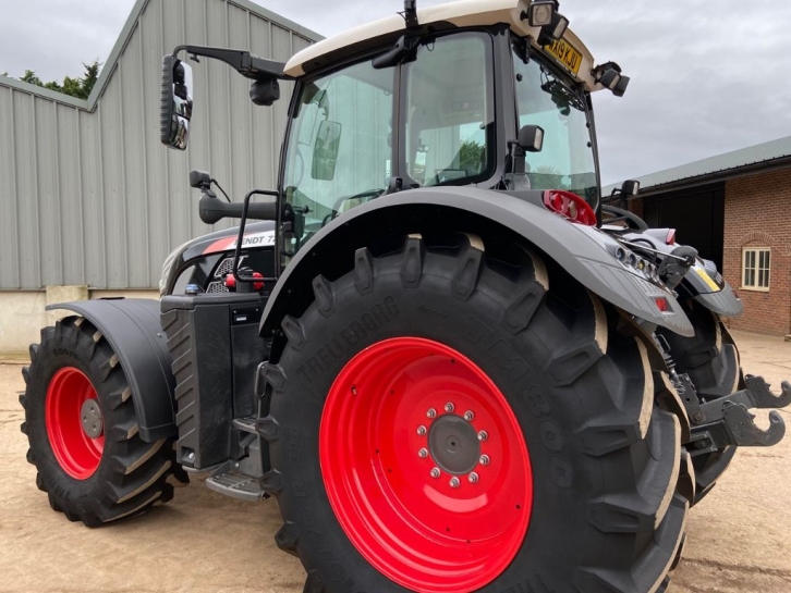 Fendt 724 Profi-Plus
