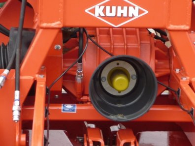 Kuhn HR 6004 power harrow