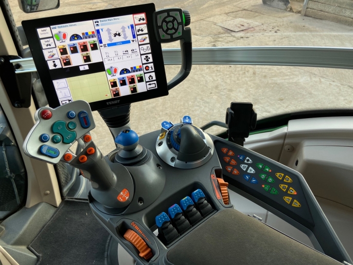 Fendt 828 Profi-Plus