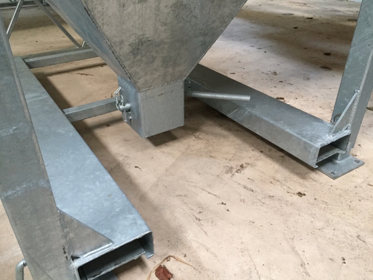 Condon 1 ton feed bin