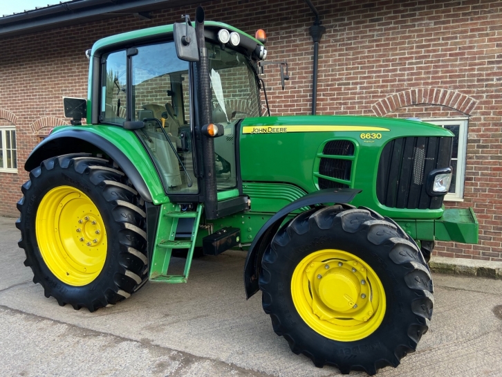 John Deere 6630