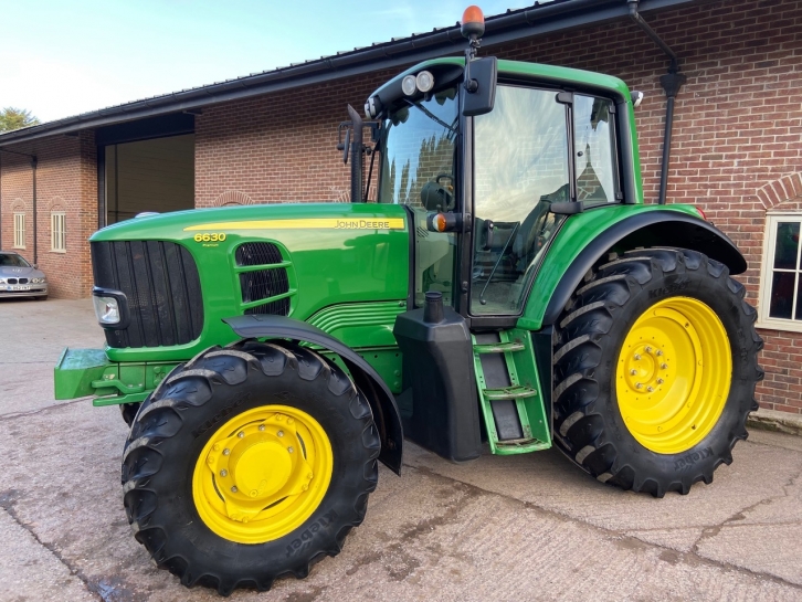 John Deere 6630