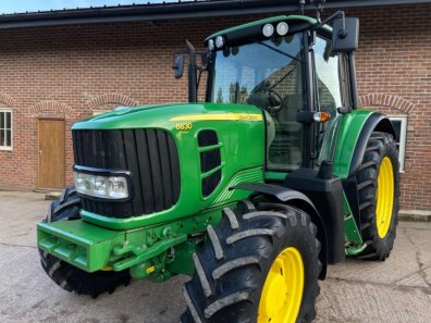 John Deere 6630