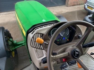 John Deere 6630