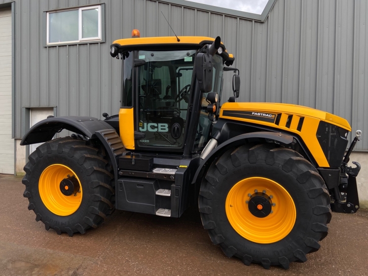 JCB 4220