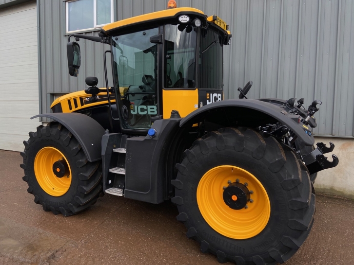 JCB 4220